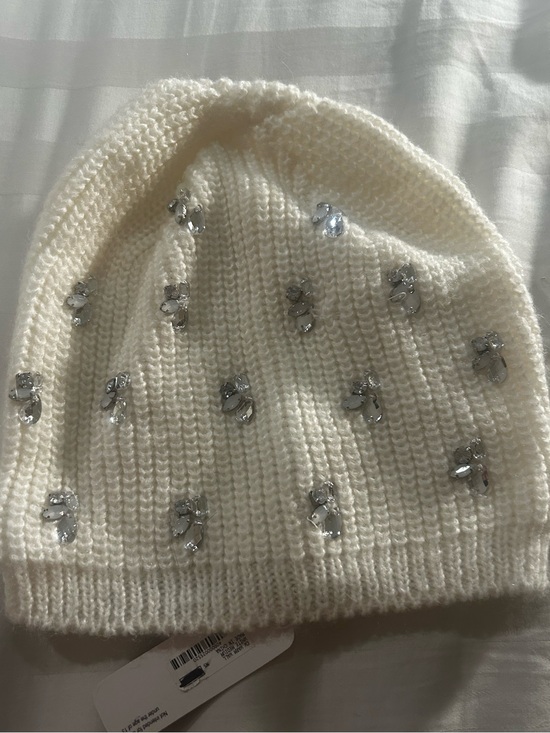 Charming Charlie Accessories - Charming Charlie Cream Knit Embellished Beanie